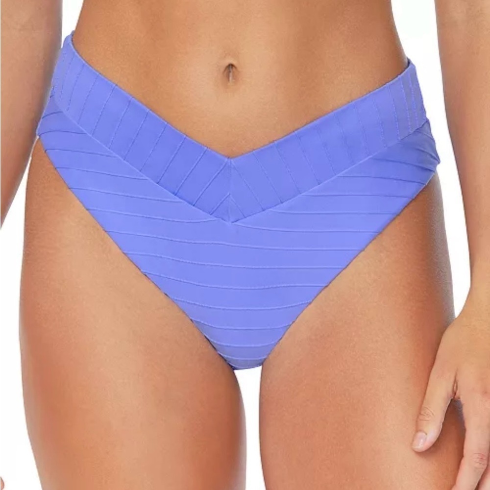 NWT Raisins
Juniors' Selina V-Waist Bikini Bottoms Large